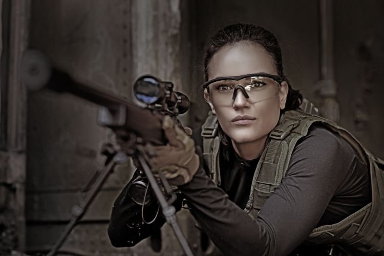 Militare cecchino donna